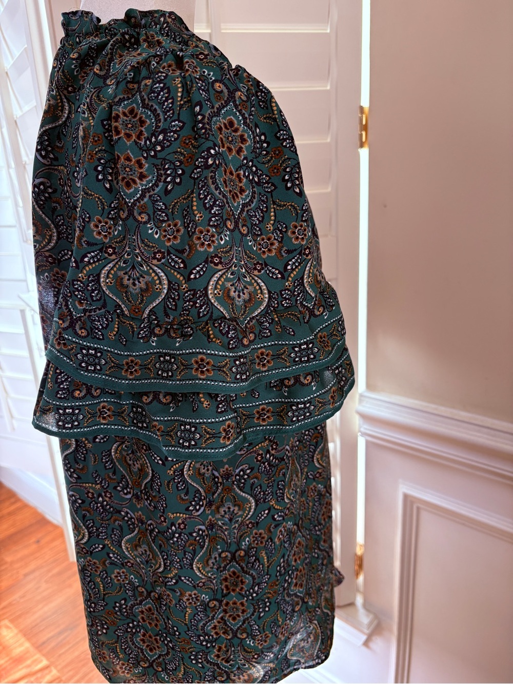 Max Studio Green Paisley Ruffle Neck Blouse - Picture 8 of 10